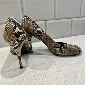Stuart Weitzman pumps